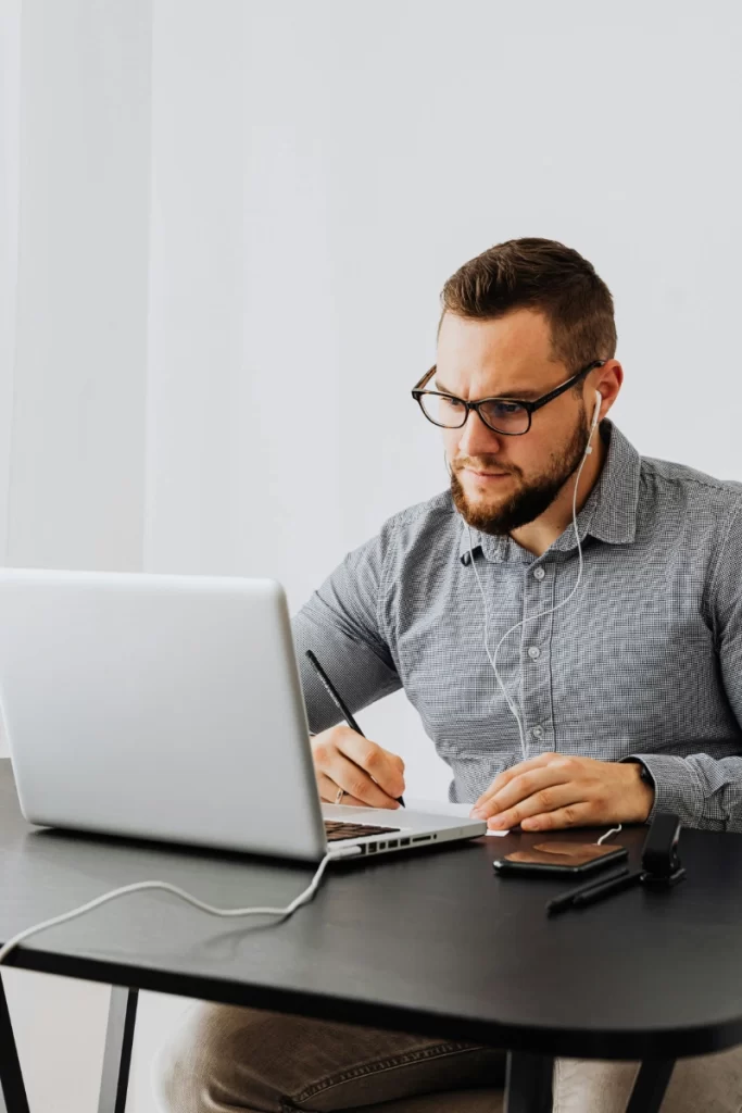 Comprar tu Trabajo Fin de Grado (TFG) en España - Precios - Pagar